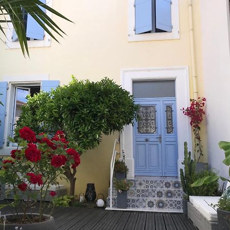Notre Maison Aux Volets Bleus Ouveillan エクステリア 写真